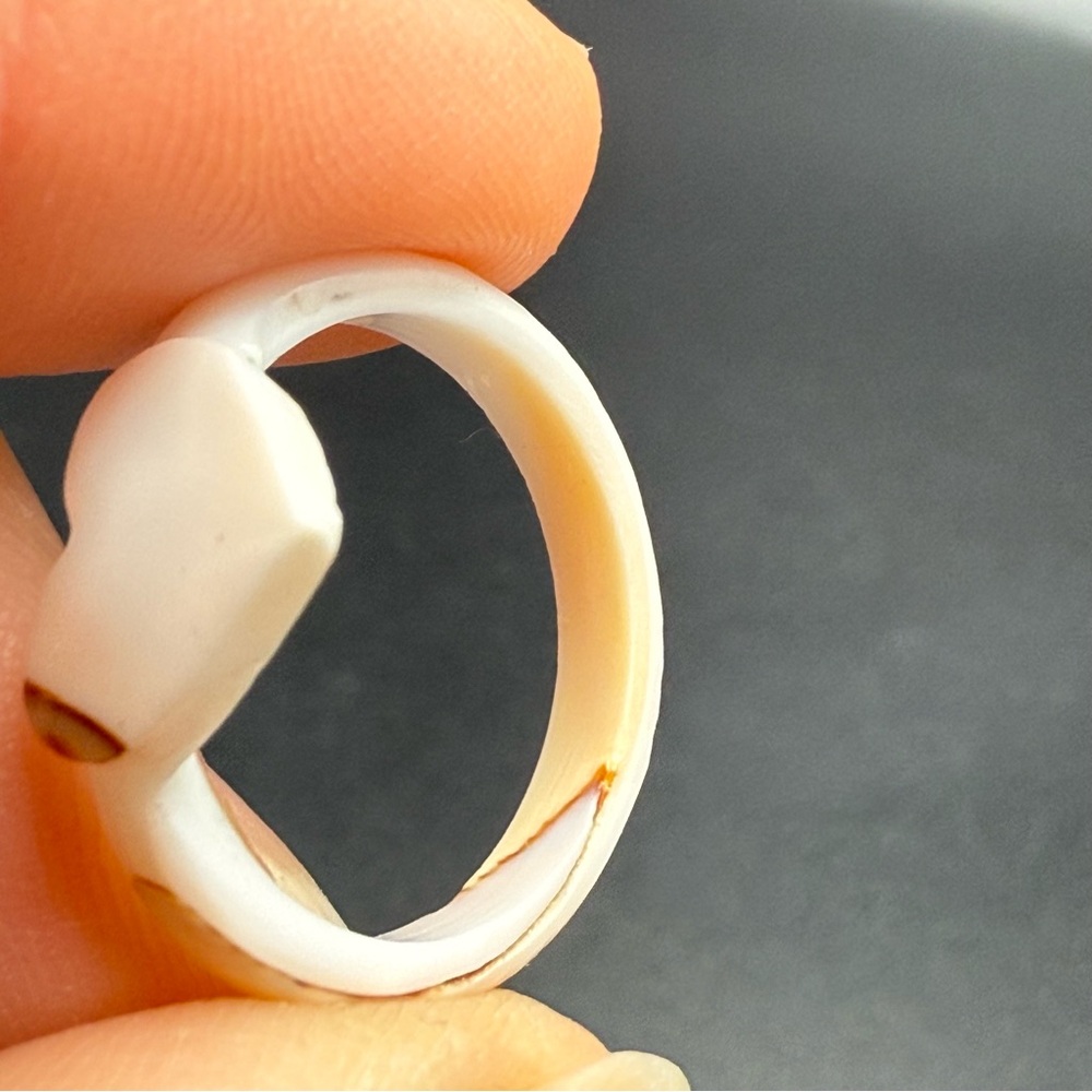 Carved Heart Shell Ring Size 6 - Picture 7 of 7